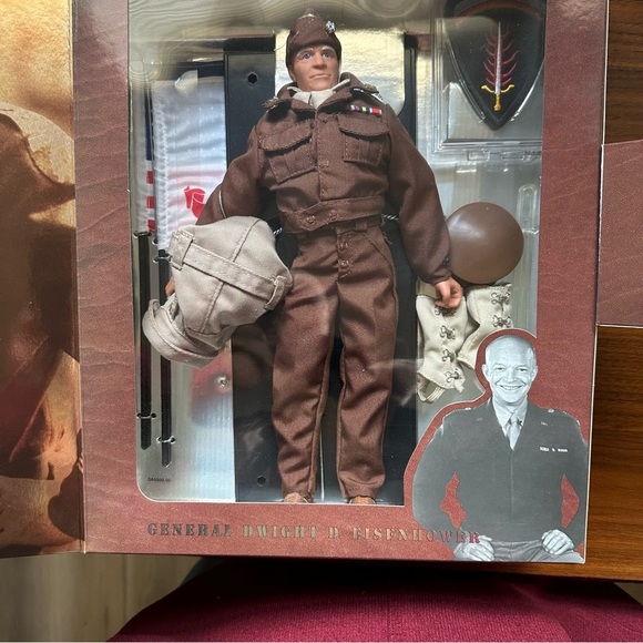 G.I. Joe Classic Collection General Dwight D. Eisenhower Action Figure - Picture 3 of 6